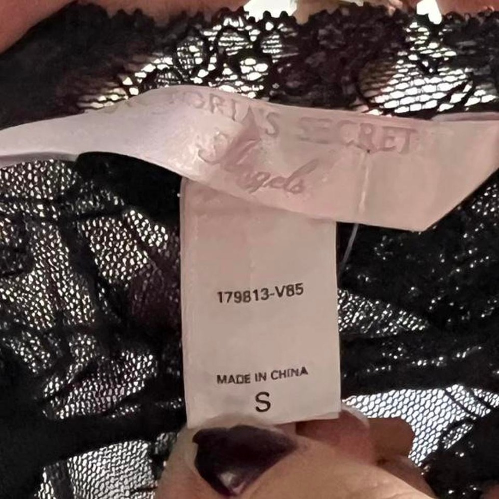 Vintage Black Lace Tank Top with Pink Bow Size small - Picture 4 of 4